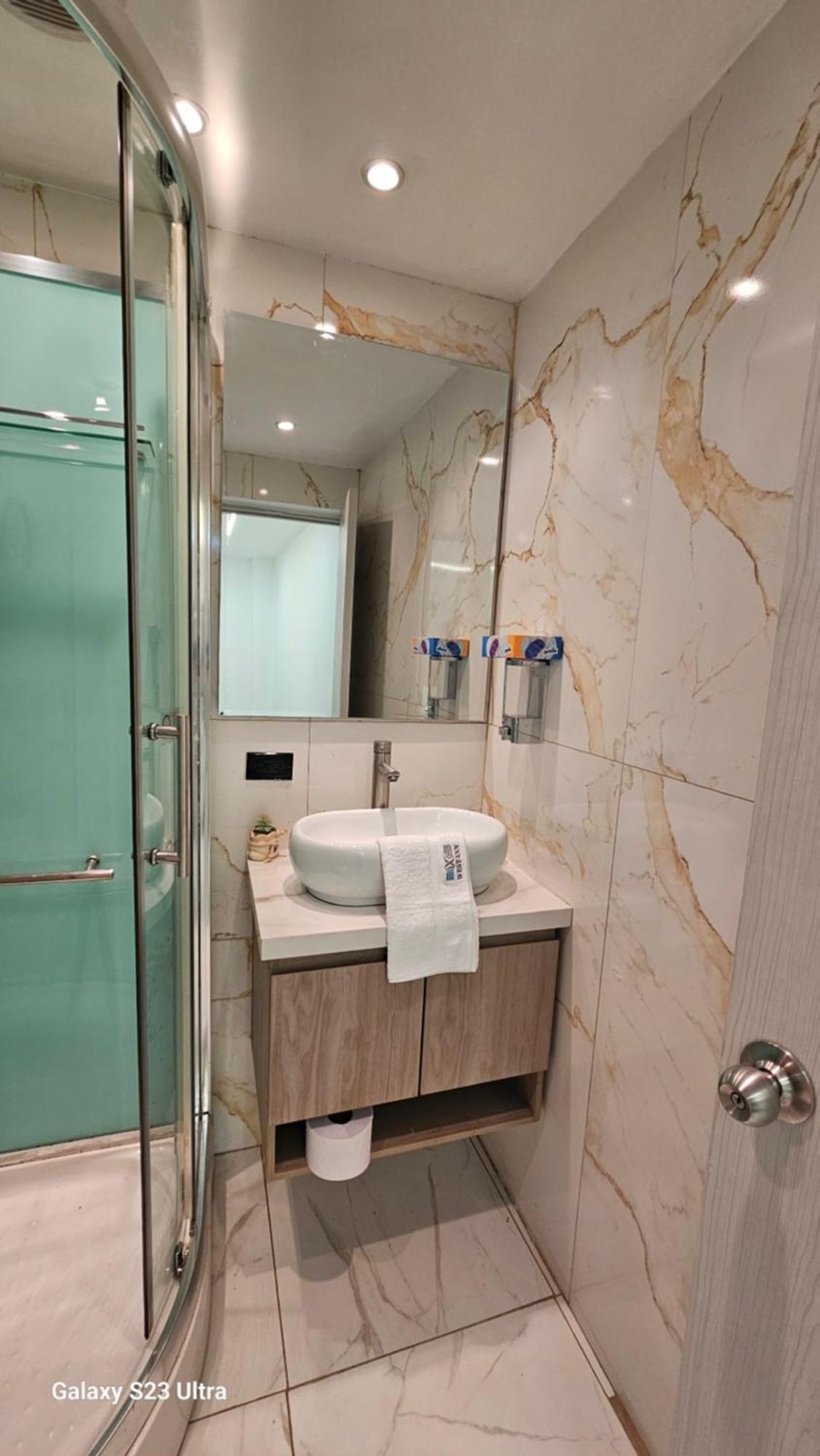 Hotel West Inn Bogotá Kültér fotó
