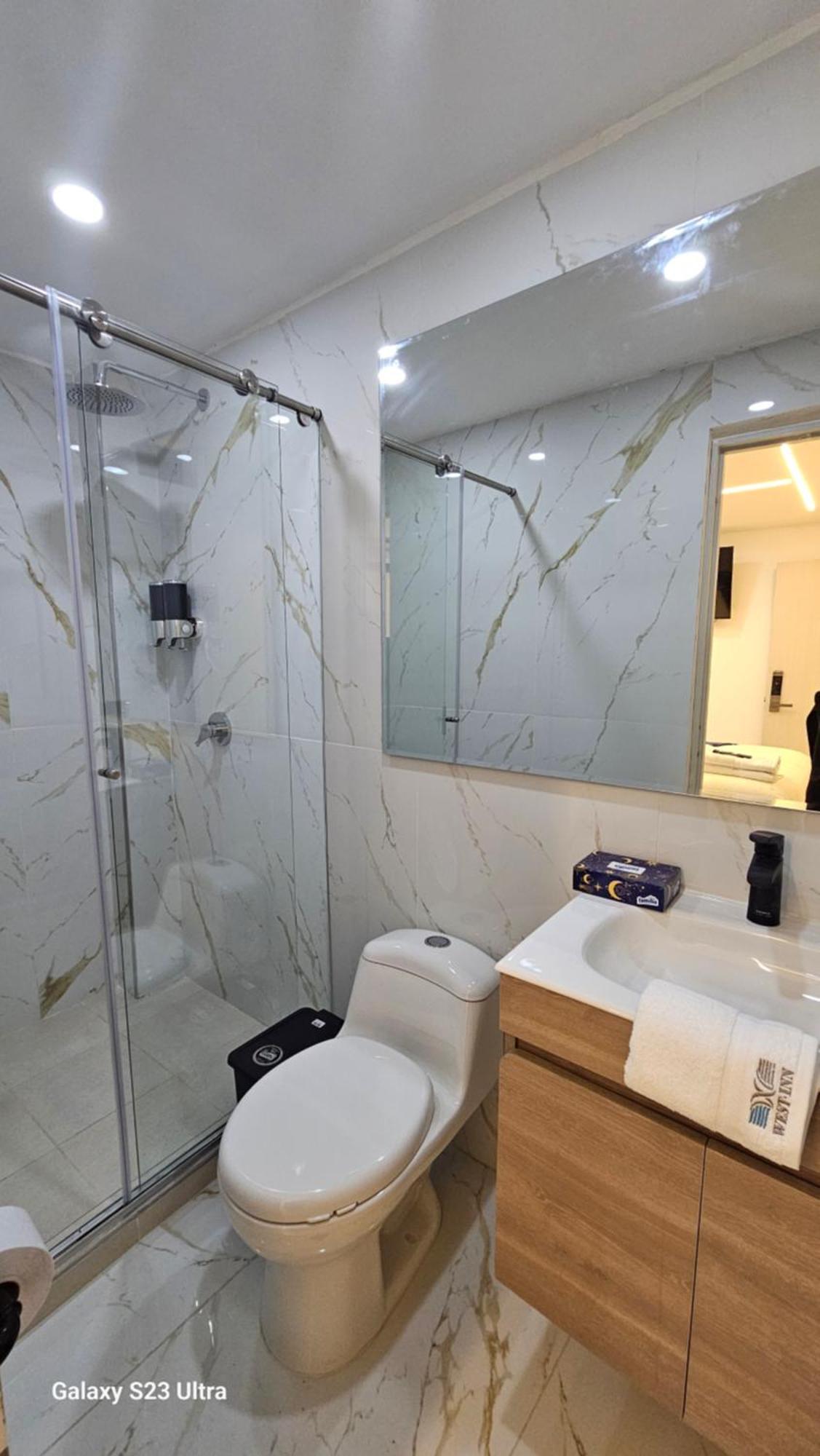Hotel West Inn Bogotá Kültér fotó